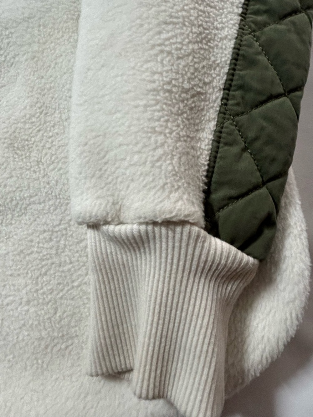 Abercrombie & Fitch Cream Sherpa Fleece with Olive Trim - Picture 10 of 15